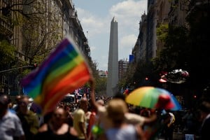 En distintos puntos del país, se realizará este sábado una marcha convocada por organismos de la comunidad LGBTIQ+ en defensa de la diversidad y contra los dichos de Javier Milei. Foto: Archivo /  REUTERS / Martin Cossarini.