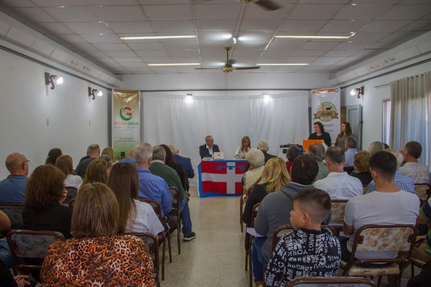 Mucho público en el Motor Club.