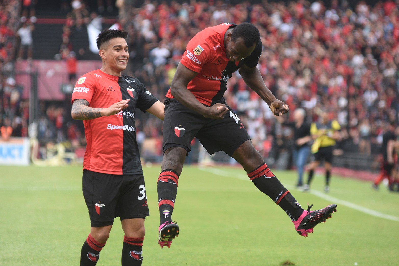 Baldomero lo grita con alma y vida. Fue el primer gol a los 3 minutos del primer tiempo.