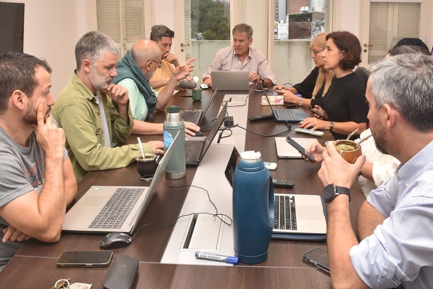 El Comité de Emergencia del municipio, encabezado por el intendente Emilio Jatón, analizó las consecuencias de la tormenta. Foto: Flavio Raina