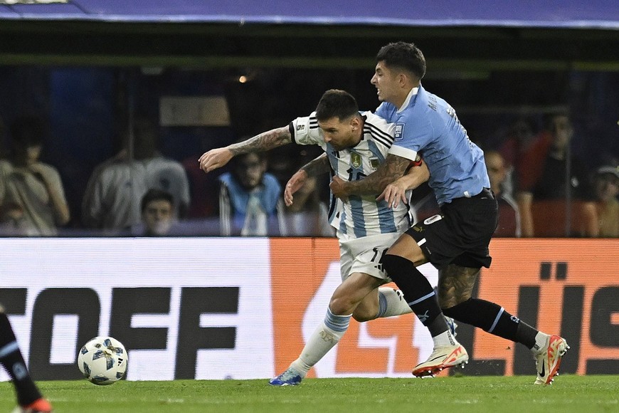 Así marcó y jugó Uruguay el partido. Crédito: Jano Colcerniani