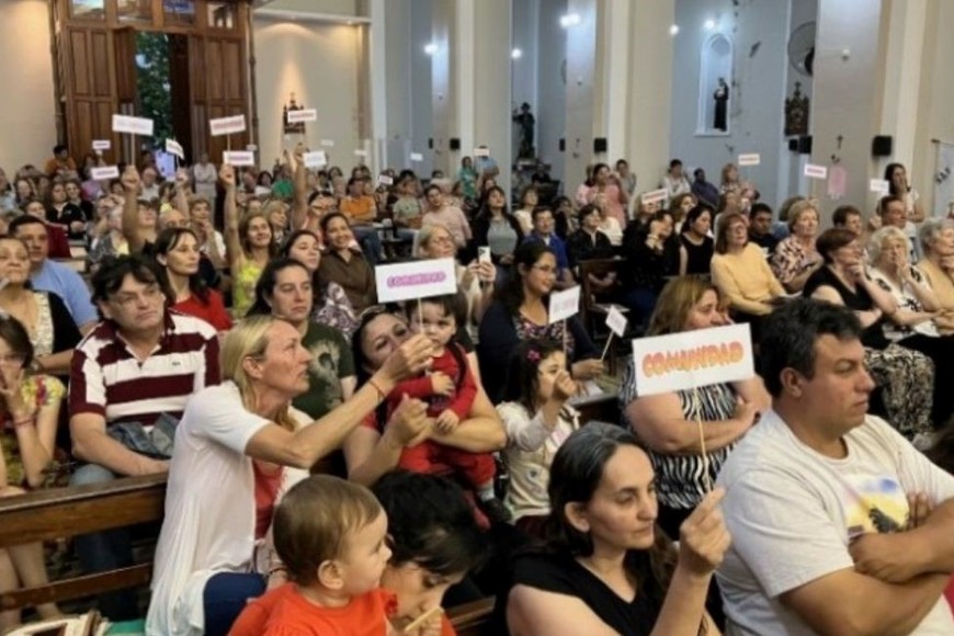 Muchos feligreses acompañaron la Fiesta Patronal. Crédito:  Gálvez Hoy.