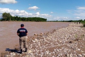 Un hombre de 34 años murió ahogado en el río Bermejo.