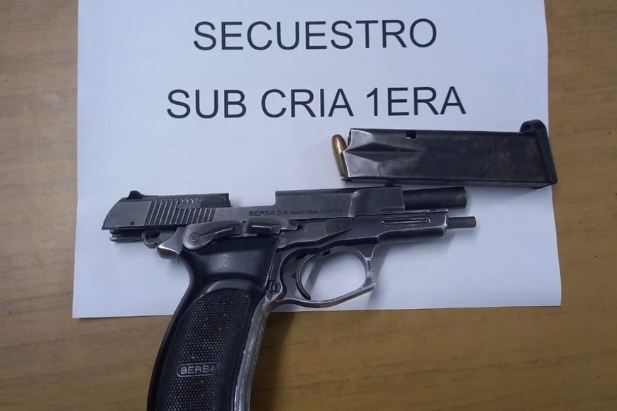 El secuestro de arma se realizó en Rosario, Colonia Mascias y Santa Fe
