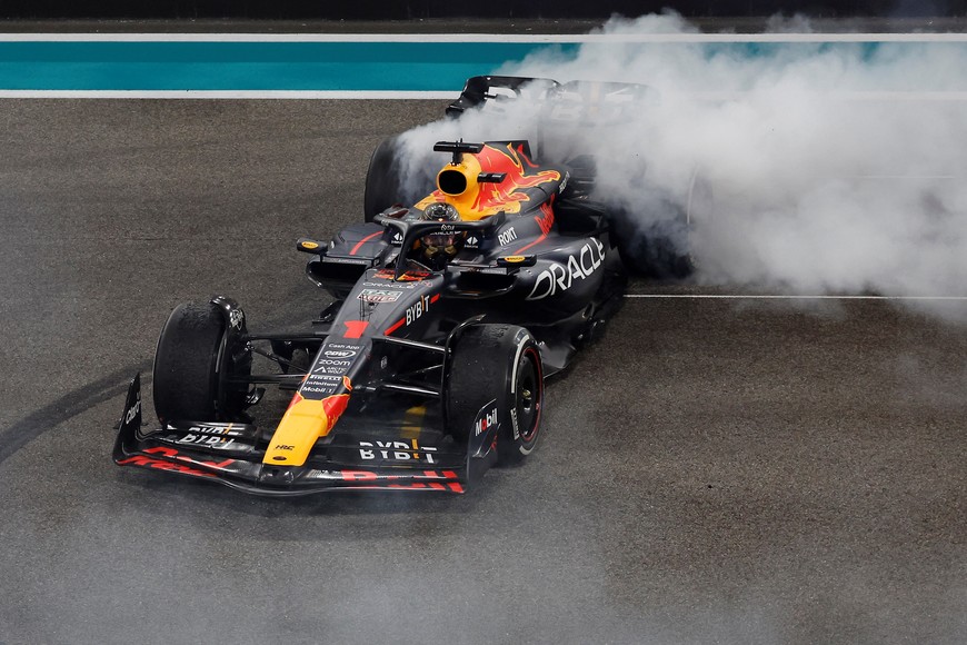 Formula One F1 - Abu Dhabi Grand Prix - Yas Marina Circuit, Abu Dhabi, United Arab Emirates - November 26, 2023
Red Bull's Max Verstappen celebrates after winning the race Pool via REUTERS/Hamad I Mohammed