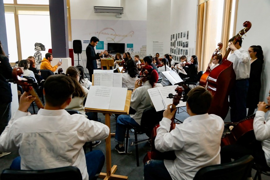 El registro gráfico es de septiembre de este año. Una orquesta juvenil de Somos Música se presentó en el marco de la Muestra "El mundo según Mafalda". Archivo El Litoral