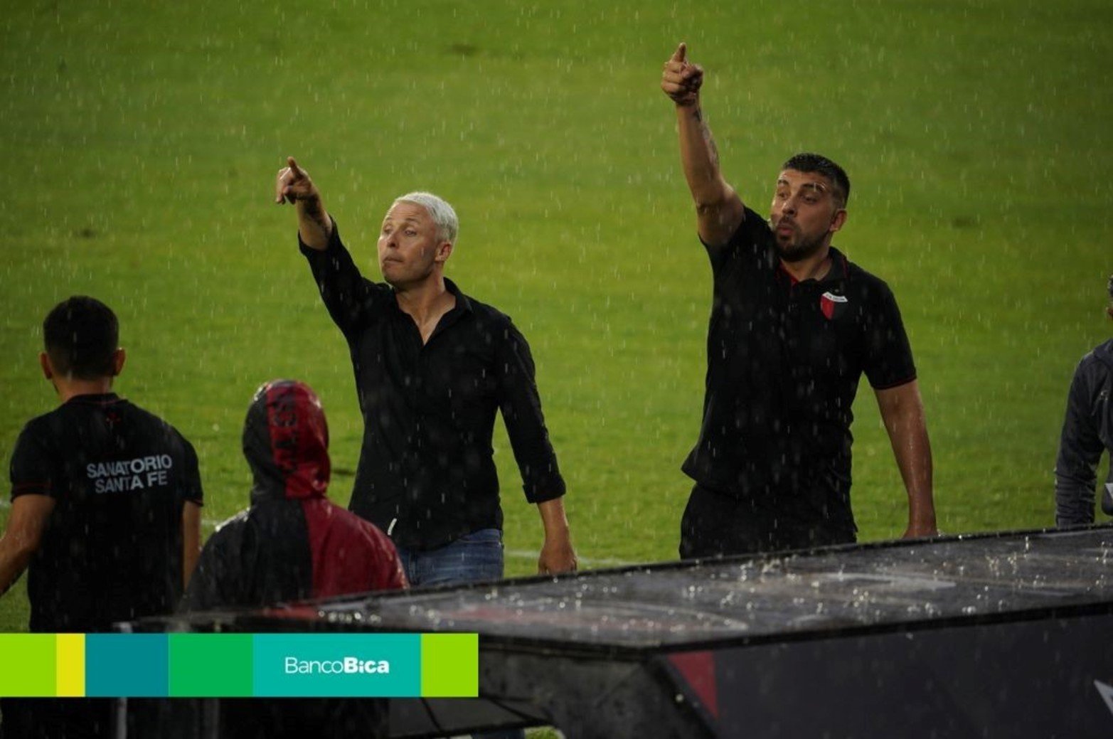 Colón perdió ante Gimnasia y descendió a la Primera Nacional