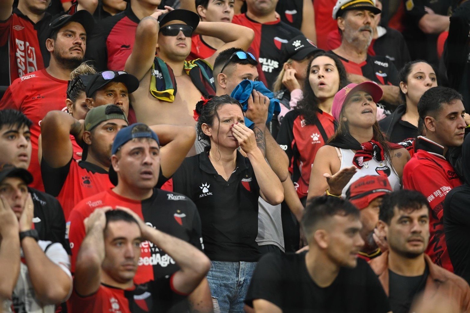 Descendió Colón. Perdió ante Gimnasia y descendió a la Primera Nacional. El Sabalero no pudo con el Lobo en el desempate y cayó por 1 a 0 en el estadio Coloso Marcelo Bielsa de Rosario.