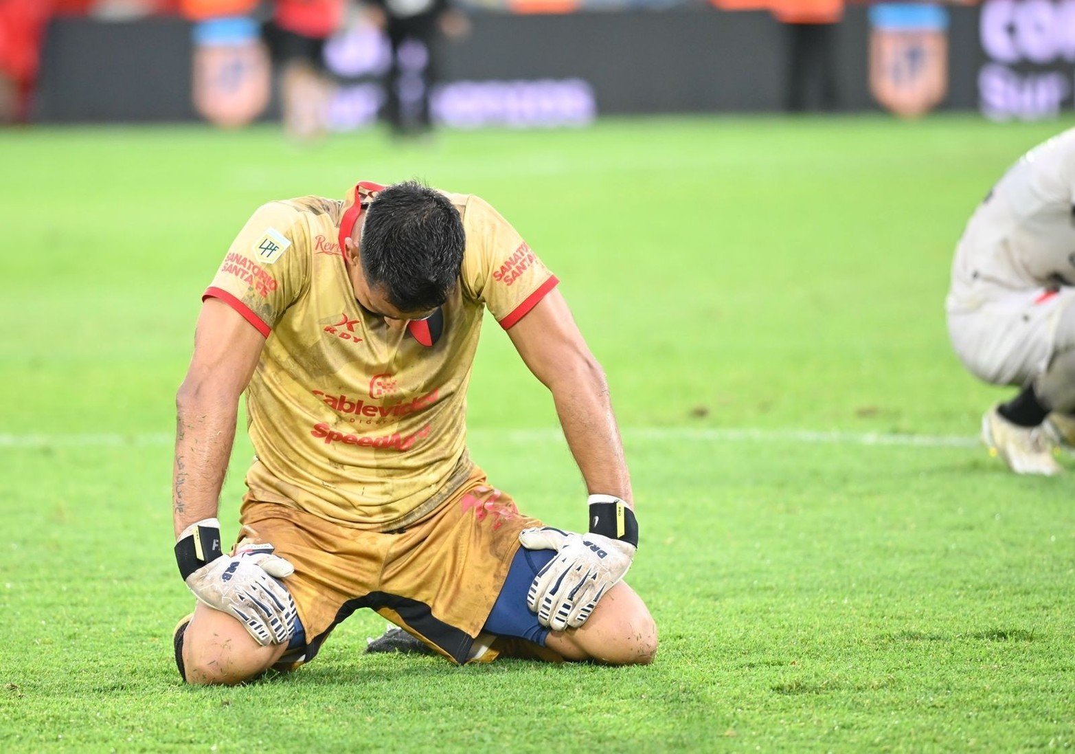 Descendió Colón. Perdió ante Gimnasia y descendió a la Primera Nacional. El Sabalero no pudo con el Lobo en el desempate y cayó por 1 a 0 en el estadio Coloso Marcelo Bielsa de Rosario.