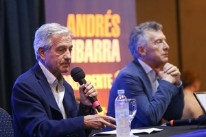 Se vota, a pesar de las irregularidades. Andrés Ibarra (junto a Mauricio Macri, candidato a vicepresidente) confirmó que se presentará a las elecciones de Boca del próximo domingo.