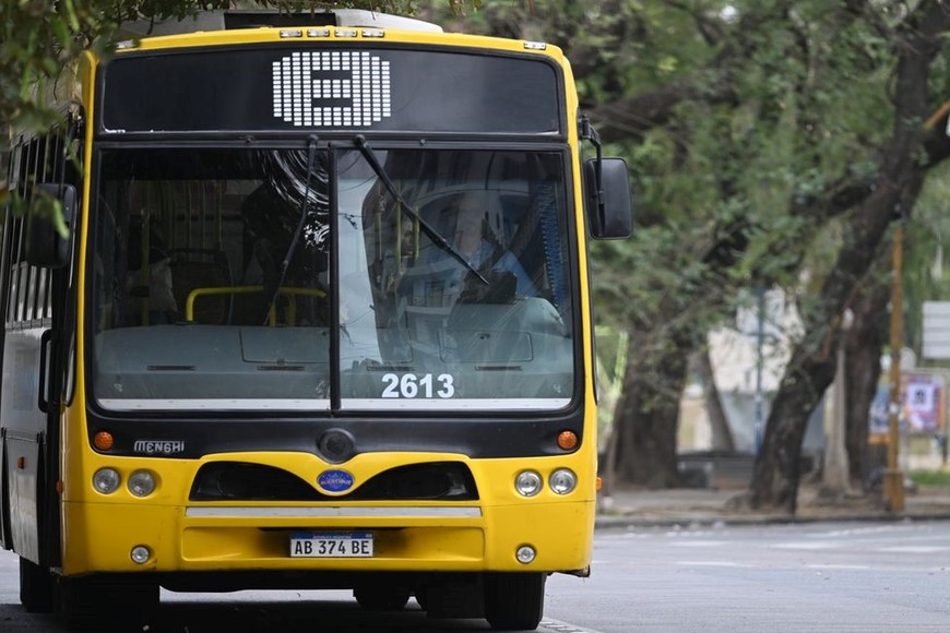 El servicio queda reducido en un 75% y “el servicio nocturno cortado”, aseguraron los empresarios. Foto: Manuel Fabatía