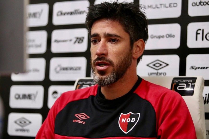 De rojinegro a ¿rojo y blanco?. Pablo Pérez terminó su contrato con Newell's y ni siquiera arrancó la pretemporada. A los 38 años, Unión lo quiere como "faro" para tantos jugadores de inferiores en Primera. El "Kily" dio el visto bueno para su llegada.