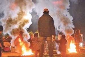 Familiares de un hombre desaparecido cortaron la 168. En la Fuente de la Cordialidad, allegados a José Alberto "Pitín" Francioni cortaron la autovía en reclamo de acciones concretas sobre su búsqueda.