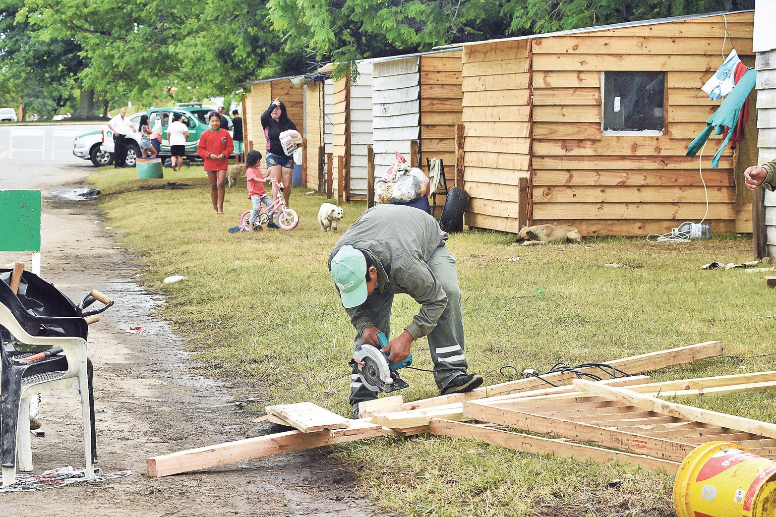 Construcción de módulos para las familias inundadas  de La Vuelta del Paraguayo