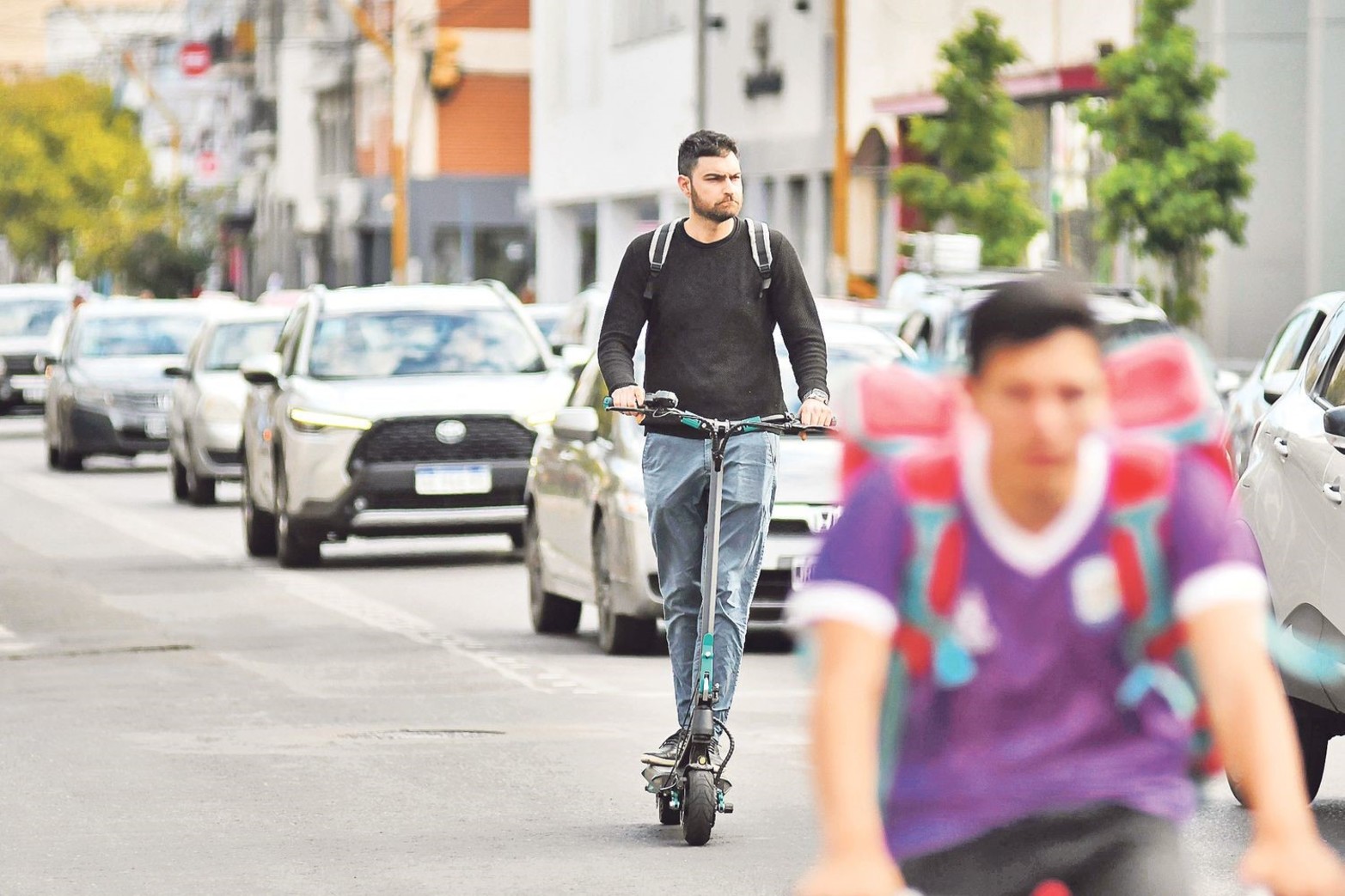 Boom de monopatines en Santa Fe. Según una estimación municipal hay uno cada 40 bicicletas. Estos vehículos eléctricos se usan cada vez más; sin embargo, en general, no se respeta la ordenanza que los regula.