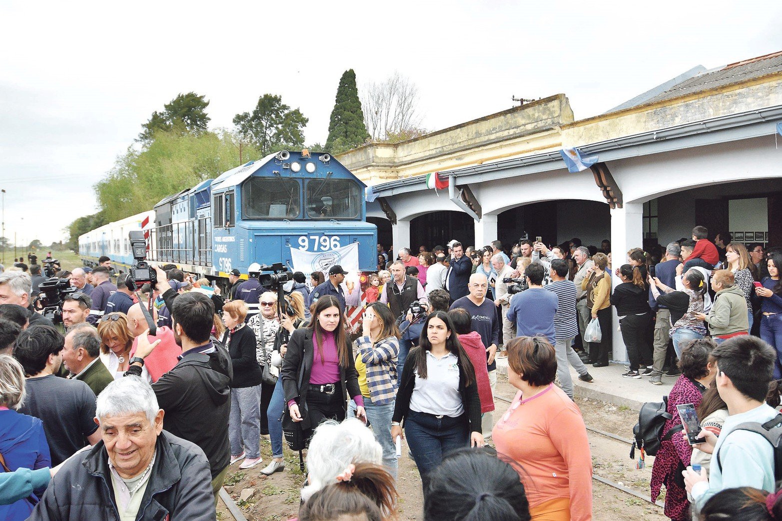 Volvió el tren luego de 30 años. Tras tres décadas sin realizar el recorrido, se realizó la "prueba de vía" que permitirá en un futuro la vuelta del tren de pasajeros entre Santa Fe y Laguna Paiva.