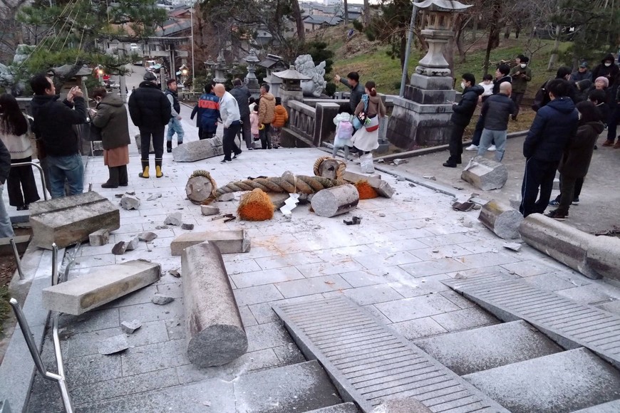 Collapsed torii gate caused by an earthquake is seen at Onohiyoshi Shrine in Kanazawa, Ishikawa prefecture, Japan January 1, 2024, in this photo released by Kyodo. Mandatory credit Kyodo via REUTERS ATTENTION EDITORS - THIS IMAGE WAS PROVIDED BY A THIRD PARTY. MANDATORY CREDIT. JAPAN OUT. NO COMMERCIAL OR EDITORIAL SALES IN JAPAN