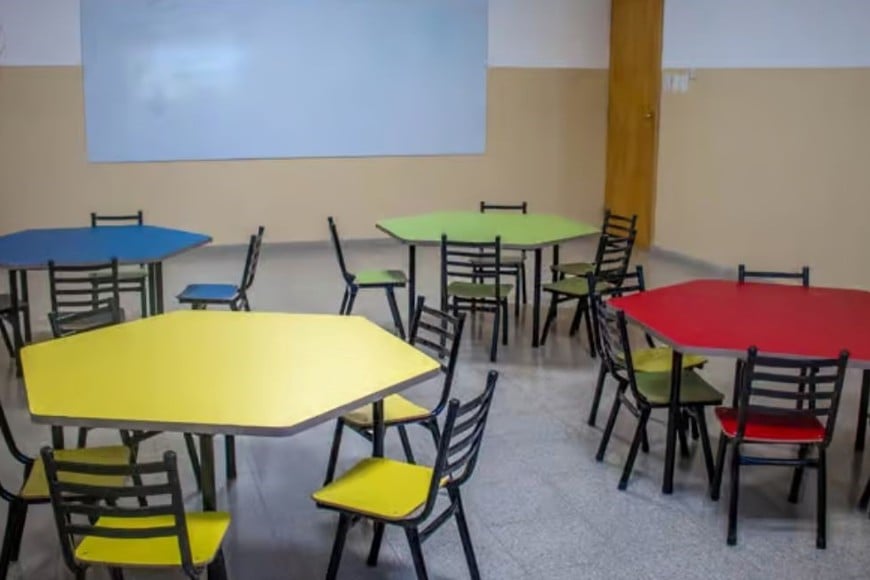 Las aulas se encuentran en el primer piso, donde tendrán su lugar un máximo de 75 alumnos.