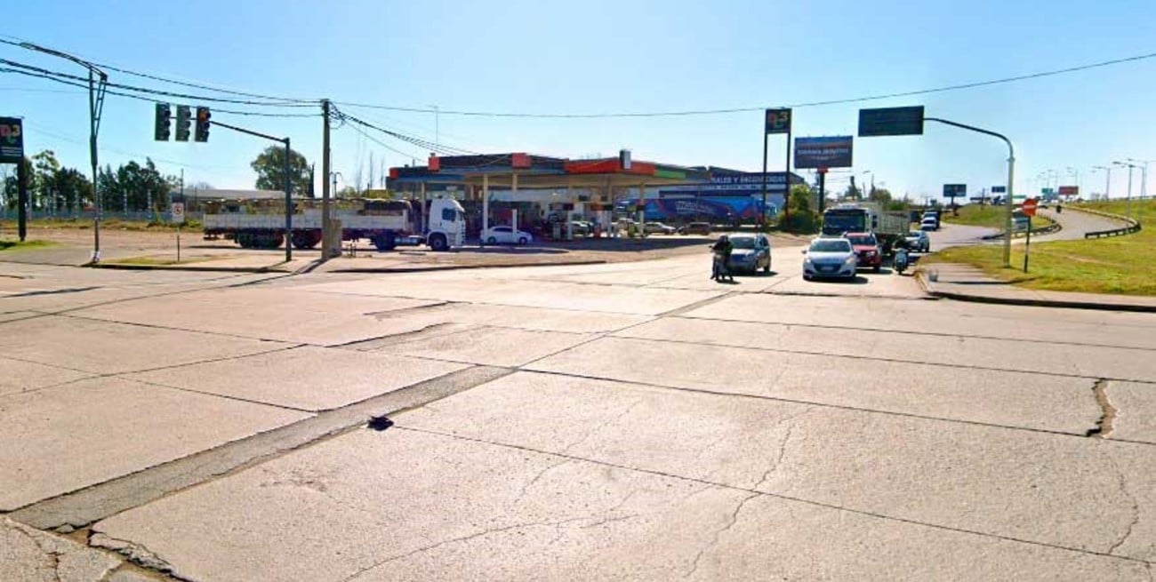 Atacaron a tiros una estación de servicios de la zona oeste de Rosario
