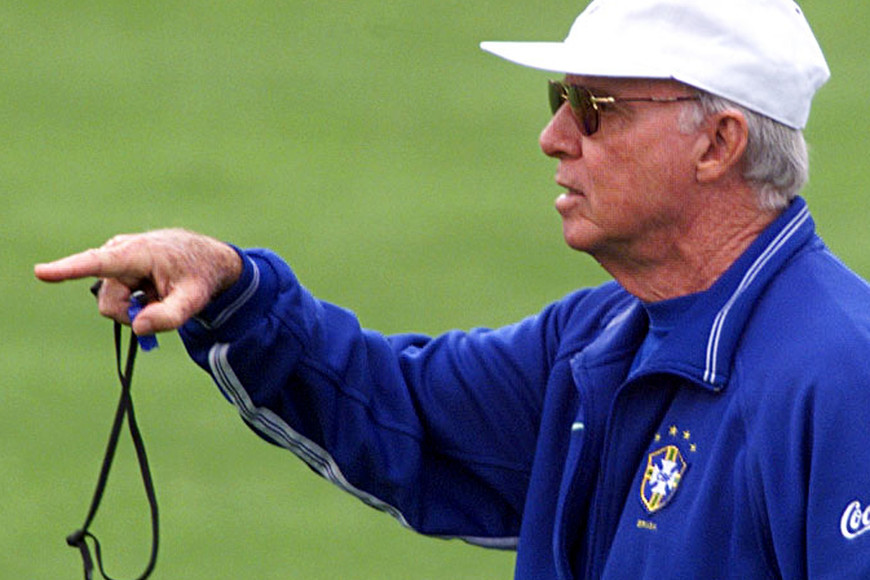 camp.mundial francia 1998 futbol futbolistas campeonato mundial   director tecnico mario zagallo  seleccion brasil entrenamiento    cup soccer brazil france ozoir-la-ferriere brazilan team coach zagallo gestures s 3s 19980710 ozo13d:cup-soccer-brazil:ozoir-la-ferriere,france,10jul98 - brazilian team coach mario zagallo gestures during his squads training session at stade des trois sapins, july 10. four-time world champion brazil will seek an unprecedented fifth title on july 12 against france at the final match of the world cup 98  pw-photo by paulo whitaker reuters camp.mundial francia 1998 futbol futbolistas campeonato mundial   director tecnico mario zagallo  seleccion brasil entrenamiento    CUP SOCCER BRAZIL
France
OZOIR-LA-FERRIERE
BRAZILAN TEAM COACH ZAGALLO GESTURES
S
3S
19980710
OZO13D:CUP-SOCCER-BRAZIL:OZOIR-LA-FERRIERE,FRANCE,10JUL98 - Brazilian team coach Mario Zagallo gestures during his squad's training session at Stade Des Trois Sapins, July 10. Four-time world champion Brazil will seek an unprecedented fifth title on July 12 against France at the final match of the World Cup 98  pw/Photo by Paulo Whitaker REUTERS