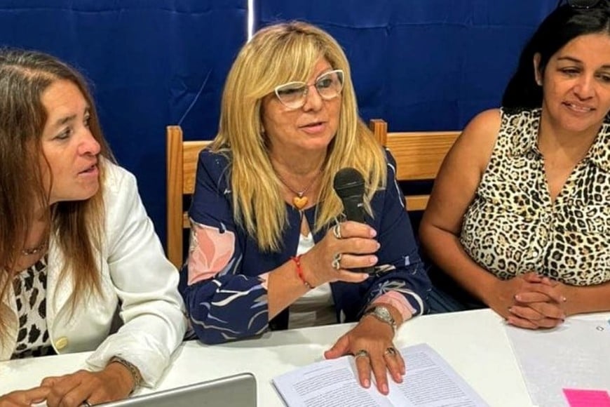 Las representantes manifestaron su rechazo al proyecto que pretende que los clubes se conformen en sociedades anónimas.