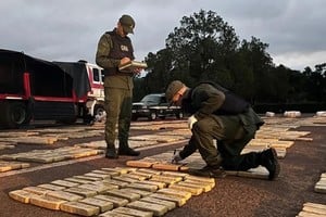 Parte del cargamento secuestrado por Seguridad.