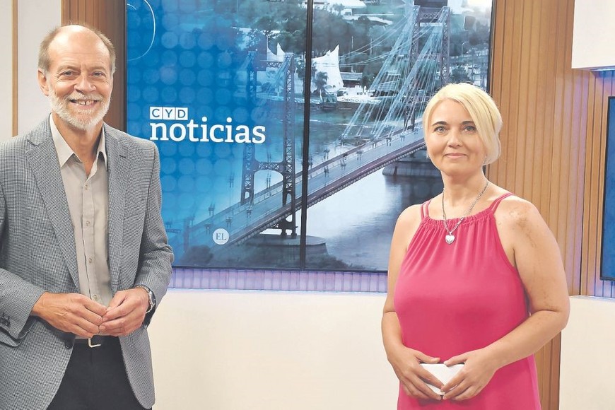 Los conductores del noticiero: Néstor Picard y María José Ramón