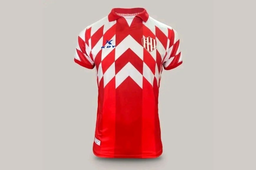 La camiseta que Unión estrenará este jueves ante Estudiantes en el 15 de Abril.