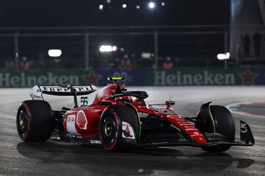 Formula One F1 - Las Vegas Grand Prix - Las Vegas Strip Circuit, Las Vegas, Nevada, U.S - November 17, 2023
Ferrari's Carlos Sainz Jr. in action during practice REUTERS/Finn Blake