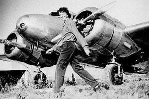 Amelia Earhart, la primera mujer aviadora que cruzó el Atlántico.