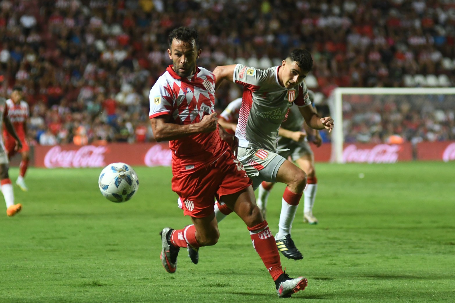 Lucas Gamba volvió a jugar de local en Unión. Estrelló un tiro en el palo a los 26 minutos del segundo tiempo cuando estaban 0 a 0.