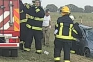 En el lugar de la tragedia trabajaron bomberos, personal policial y de los servicios de emergencias.