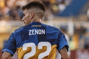 Kevin Zenón con la camiseta de Boca.
