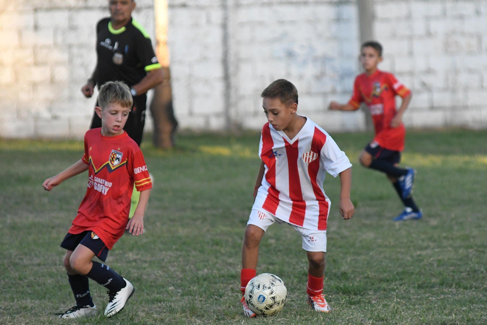 Unión ganó en las tres categorías. El primer torneo infantil  Albos del  Sur  fue organizado por el club Nacional fue un éxito.