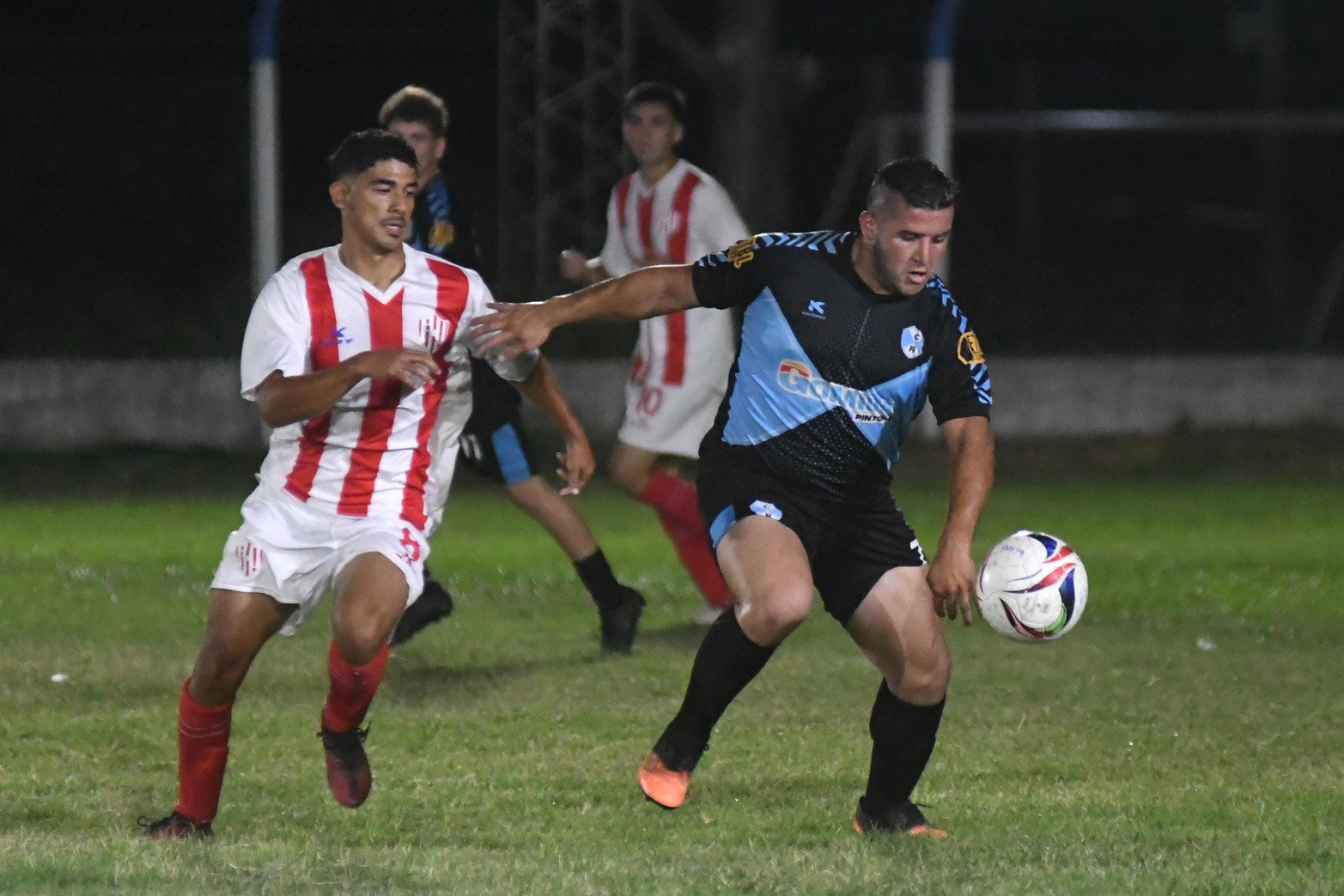 El torneo de fútbol "Tiburón Lagunero" jugó la tercera fecha. El local, Ciclón Racing ganó 2 a 1 a Unión. 