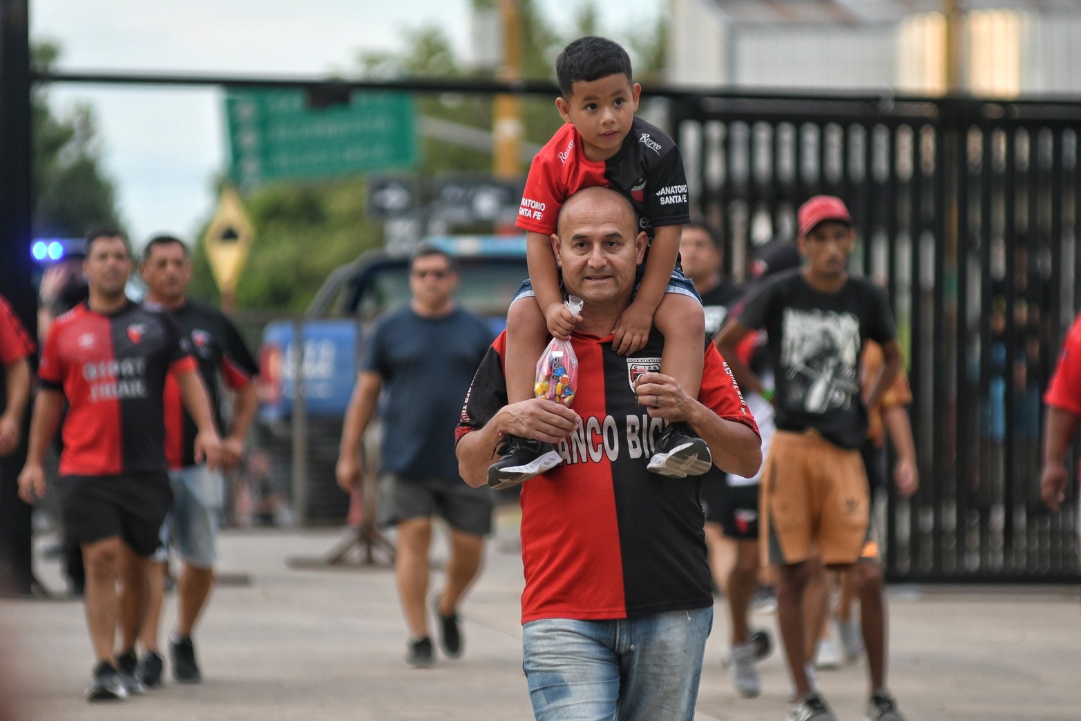 Los hinchas de Colón, volvieron a festejar de local.  De los seis puntos en juego, el equipo logró todos.