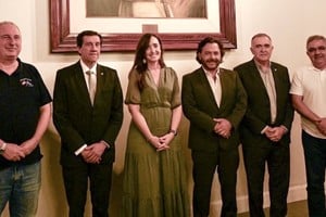 Victoria Villarruel compartió foto en Salta con el gobernador anfitrión Gustavo Sáenz, y los mandatarios de Misiones, Hugo Passalacqua; de Tucumán, Osvaldo Jaldo; de Catamarca, Raúl Jalil, y de Jujuy, Carlos Sadir.