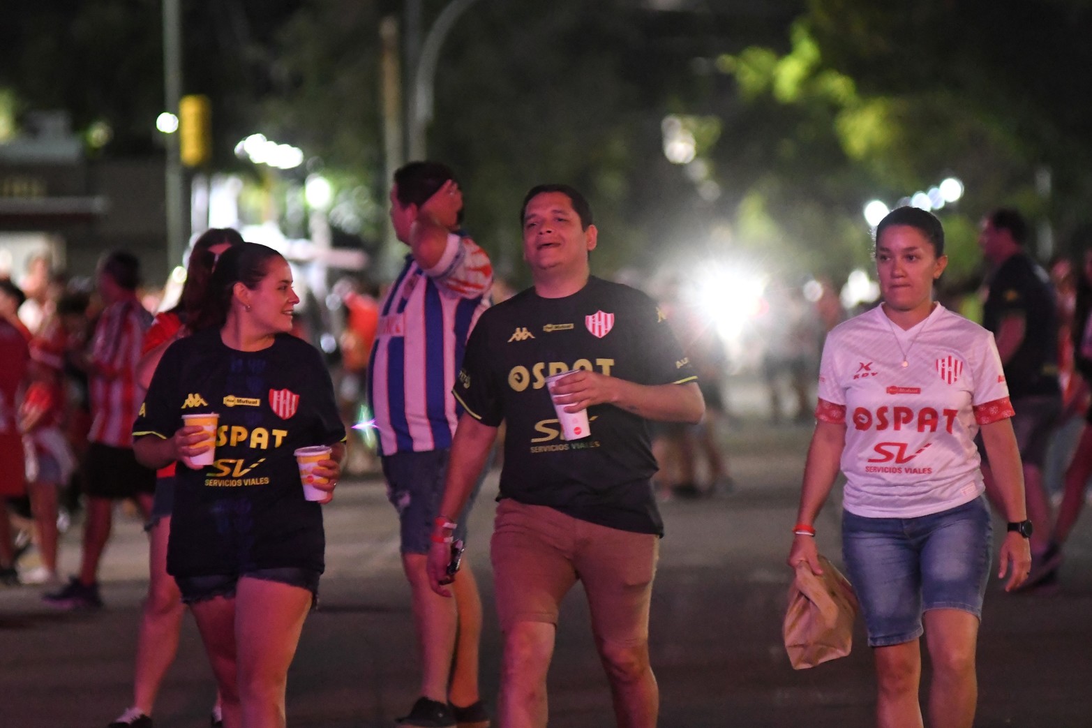 Los hinchas de Unión  volvieron a llenar el estadio 15 de abril.  Los resultados de local no están llegando y el equipo no puede hacer goles.