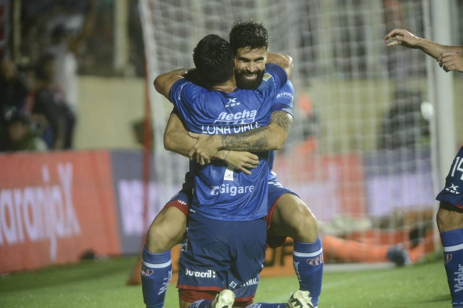 Noche de goles, festejos y buen futbol