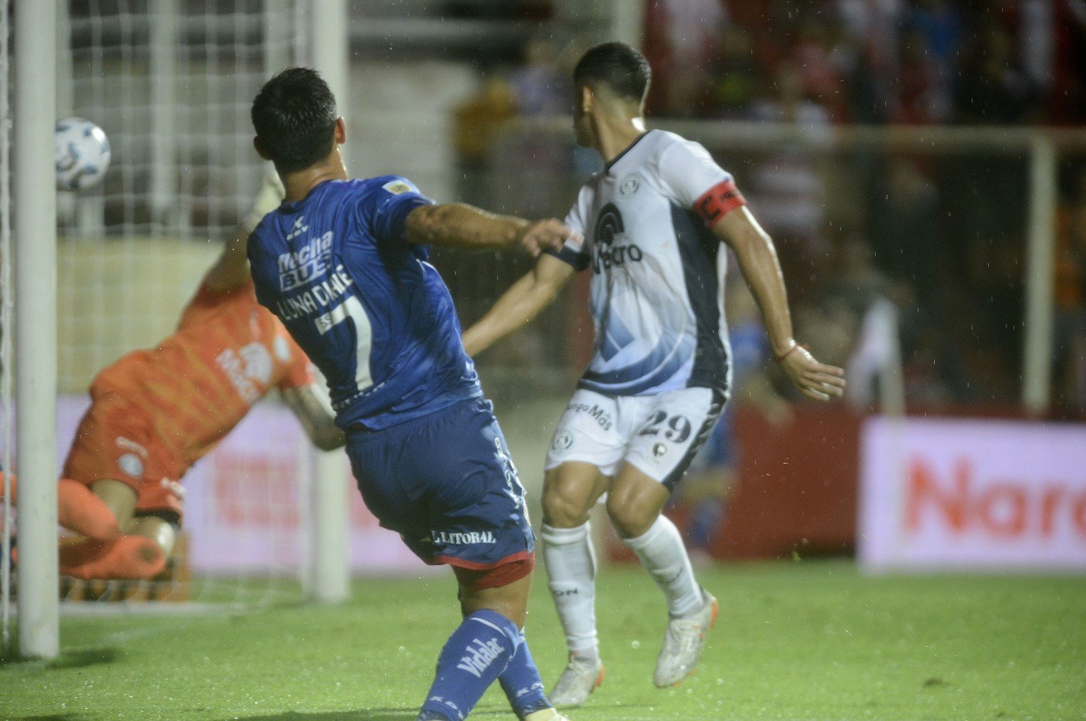 Noche de goles, festejos y buen futbol