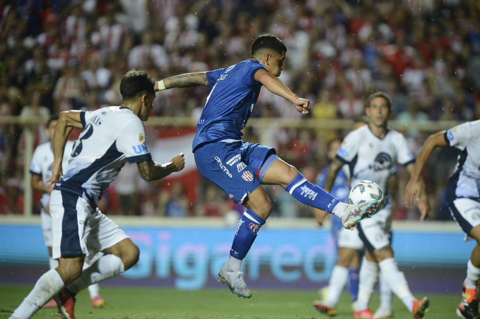 Noche de goles, festejos y buen futbol