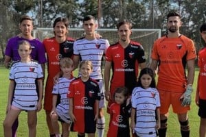 Las nuevas camisetas del Sabalero. Crédito: Prensa Colón