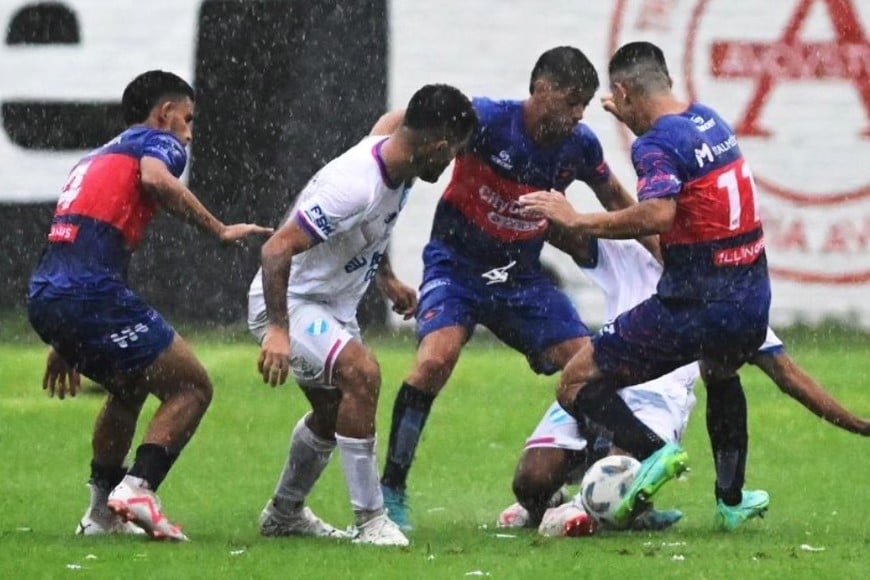 Gran triunfo de Argentino en el clásico rosarino de Primera C.