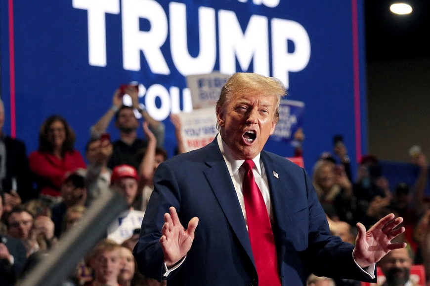 FILE PHOTO: Republican presidential candidate and former U.S. President Donald Trump gestures on stage during a campaign rally in Richmond, Virginia, U.S. March 2, 2024.  REUTERS/Jay Paul/File Photo