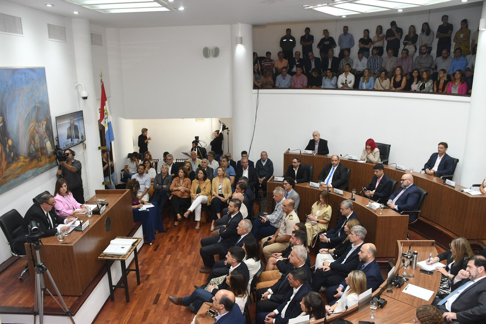 Las Gradas llenas en la apertura sesiones ordinarias concejo  municipal
