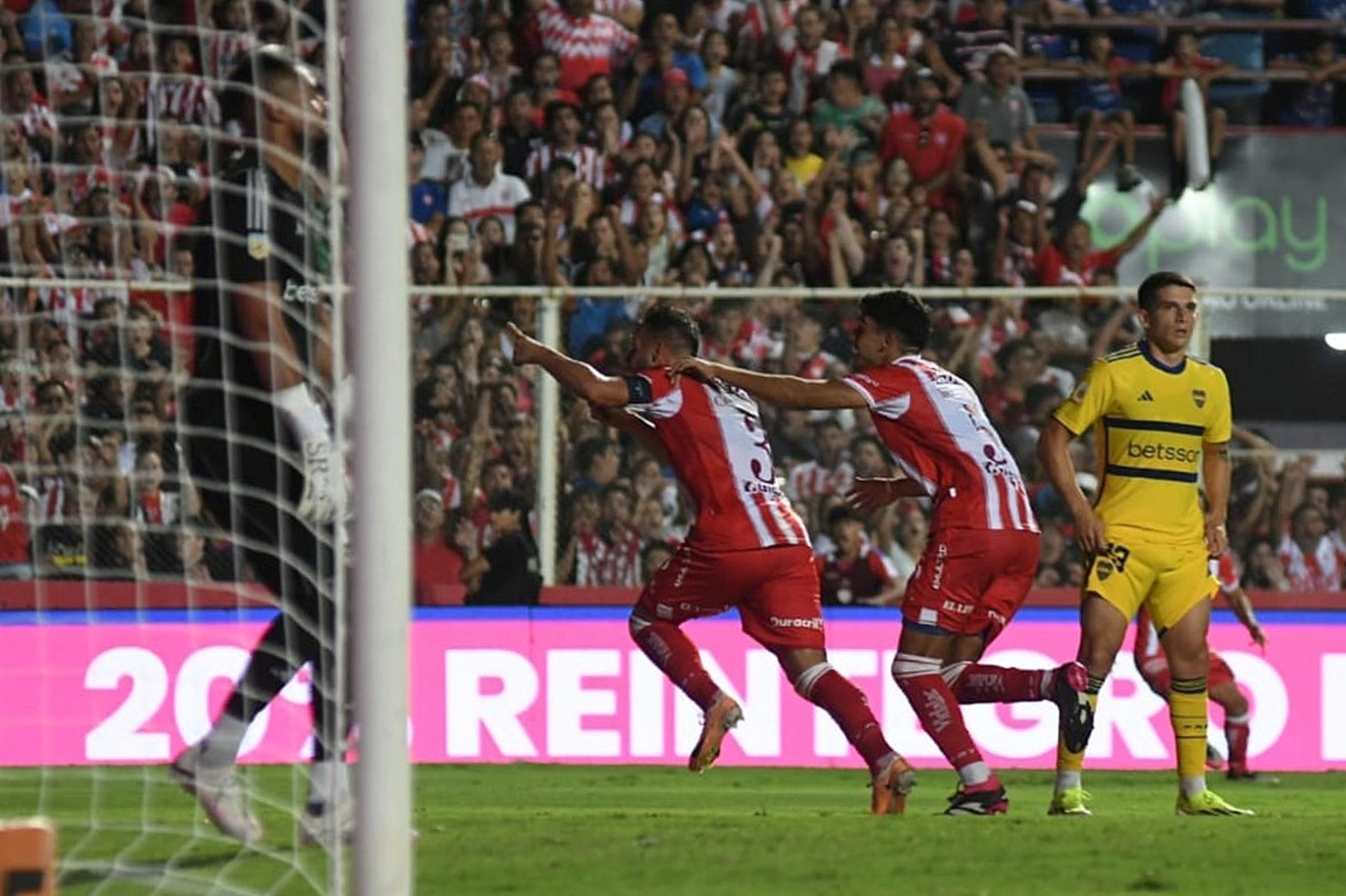 Unión le ganó a Boca en Santa Fe con un gol de Claudio Corvalán en el final del partido.