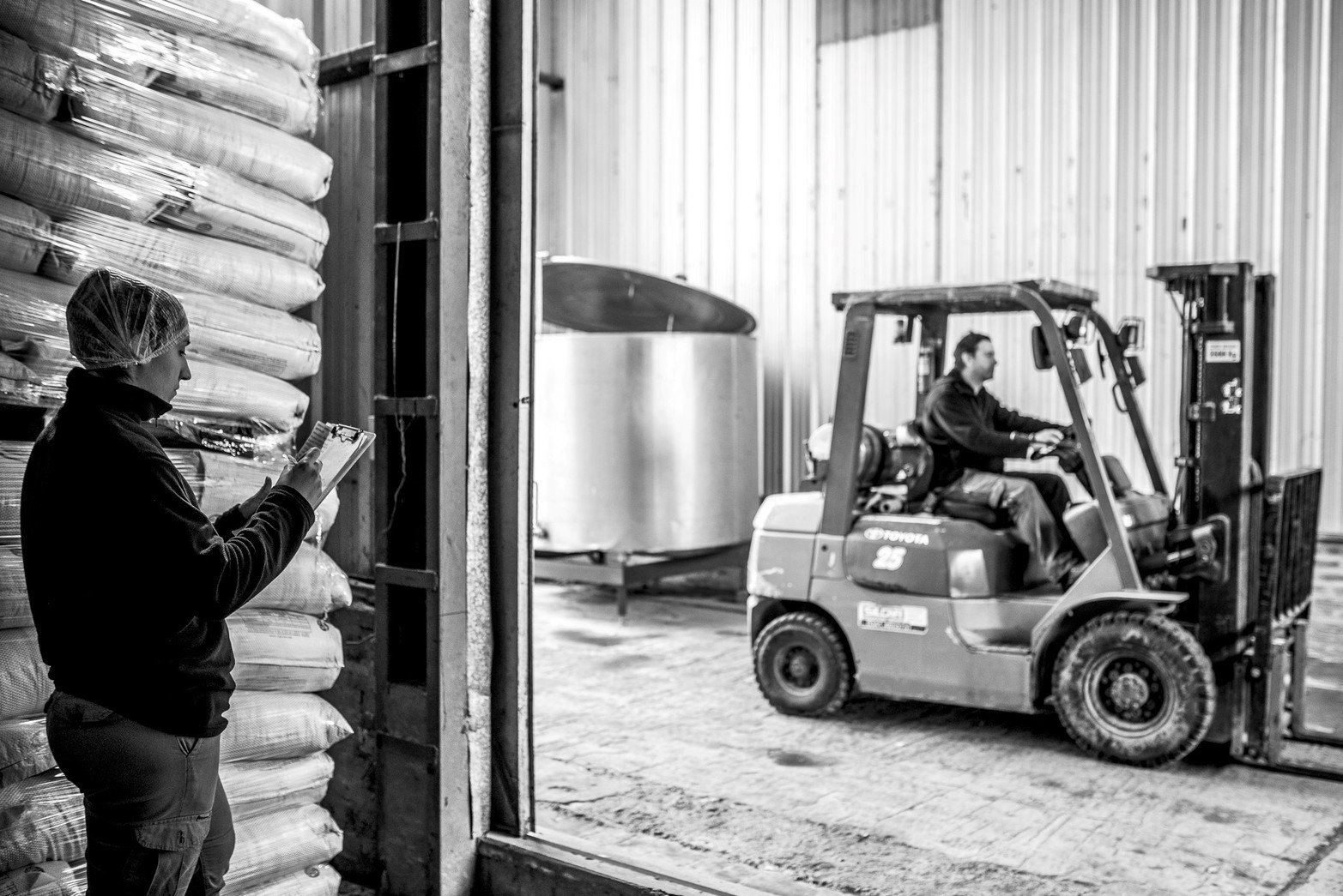 Mujeres en la industria santafesina.