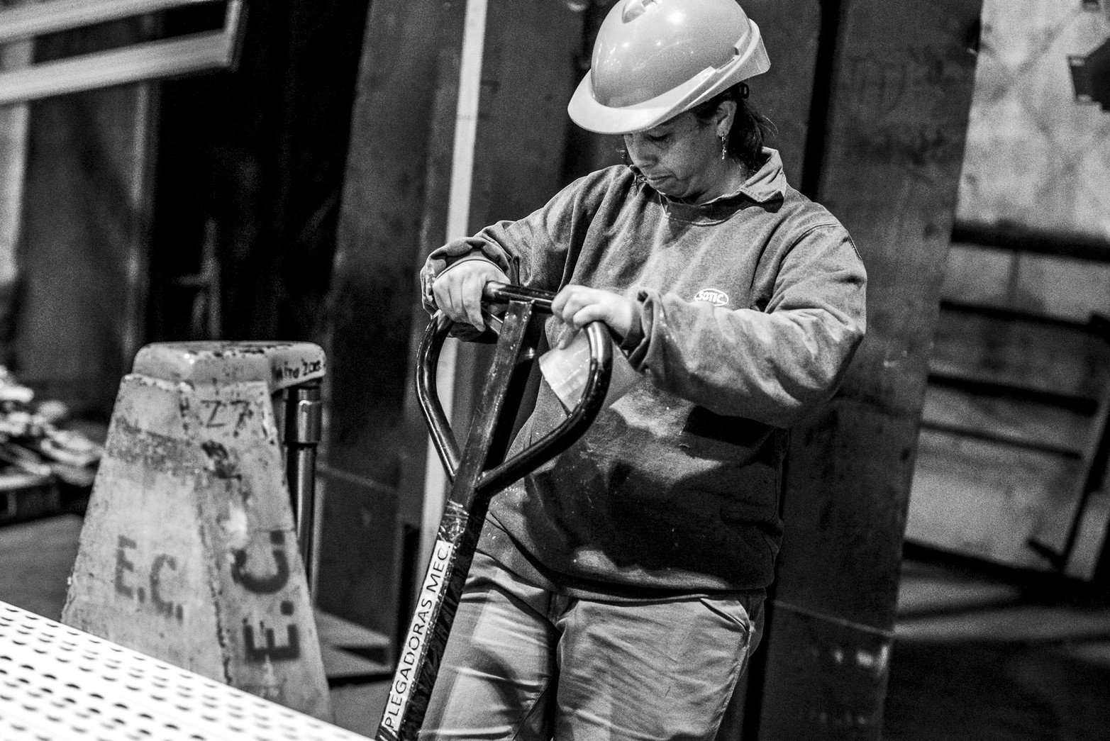 Mujeres en la industria santafesina.