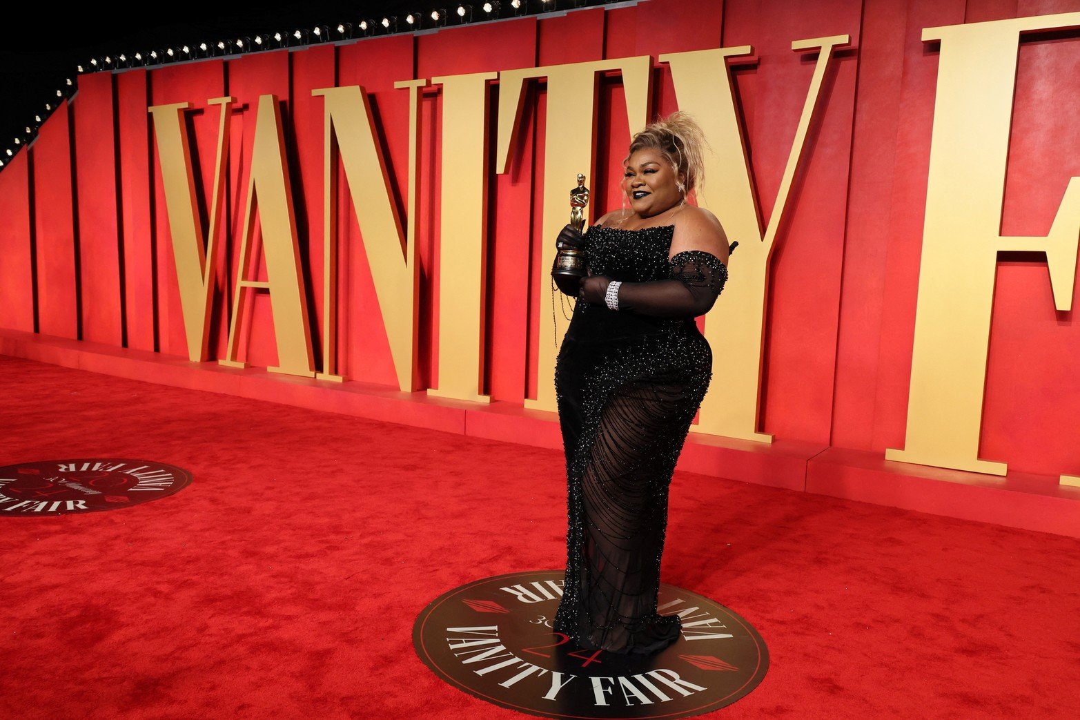 Da'Vine Joy Randolph llega a la fiesta Vanity Fair Oscar después de los 96º Premios de la Academia, conocidos como los Oscar, en Beverly Hills, California, EE.UU.