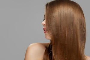 Con estos simples consejos, estarás en el camino hacia un cabello radiante que refleje toda tu autenticidad y estilo único.